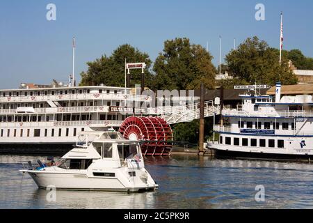 Battello a Vapore Delta King sul fiume Sacramento, Old Town Sacramento, California, Stati Uniti d'America Foto Stock