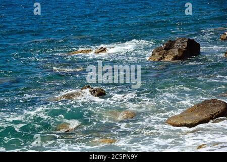 Costa del Cilento nel Parco Nazionale del Cilento, vicino al villaggio di Pisciotta, Campania, Italia sud-occidentale. Foto Stock