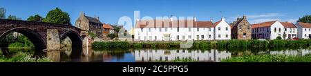 Fiume Tyne, Nungate Bridge, e il ristorante Waterside, Haddington, East Lothian Foto Stock