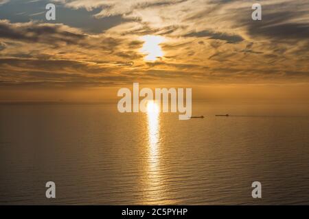 Guardando l'oceano al tramonto, preso dalla Lion's Head Mountain Foto Stock