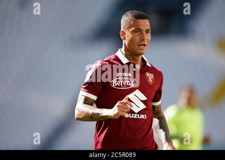 Torino (Italia) 4 luglio 2020 . Armando Izzo della Torino FC durante la Serie A match tra Juventus FC e Torino FC. Juventus FC vince il 4-1 rispetto al Torino FC. Credit: Marco Canoniero/Alamy Live News Foto Stock