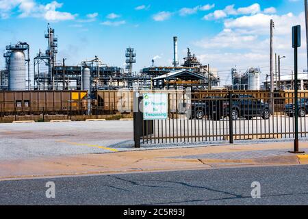 Proprietà della raffineria di petrolio britannica (BP). Foto Stock