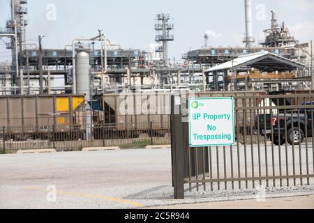 Proprietà della raffineria di petrolio britannica (BP). Foto Stock