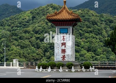 Monumento della diga di Shihmen nella città di Taoyuan, Taiwan. Foto Stock