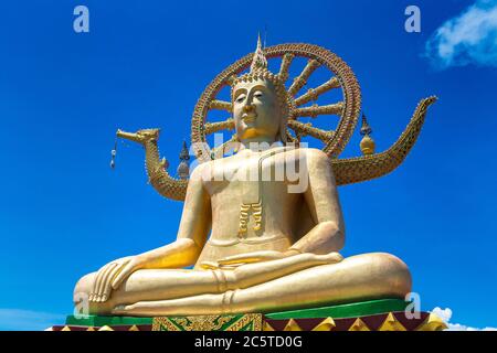 Buddha grande su Koh Samui, Thailandia in una giornata estiva Foto Stock