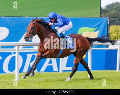 Ghaiyyyath e William Buick vincono il Coral-Eclipse all'ippodromo di Sandown Park. Foto Stock