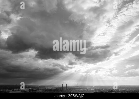 Cielo di moody di Croydon Foto Stock