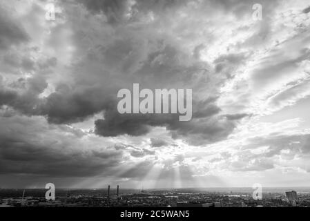 Cielo di moody di Croydon Foto Stock