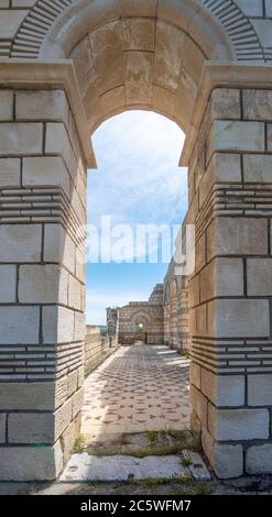 Pliska, Bulgaria e le rovine della Grande Basilica - la più grande cattedrale cristiana dell'Europa medievale. La capitale del primo impero bulgaro Foto Stock