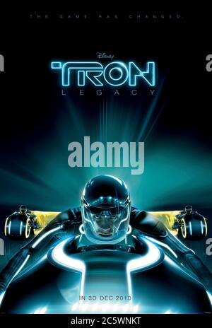 TRON: Legacy (2010) diretto da Joseph Kosinski e con Jeff Bridges, Garrett Hedlund, Olivia Wilde e Bruce Boxleitner. Sequel innovativo con effetto di utilizzo del 3D dove il figlio di Flynn scopre il mondo digitale creato da suo padre. Foto Stock