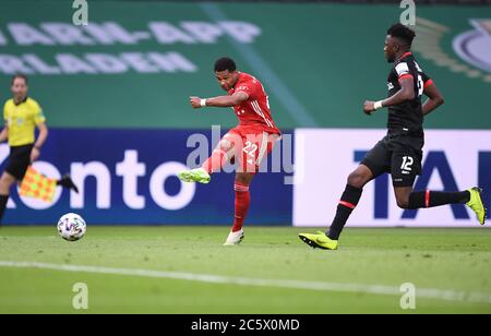 Berlino, Germania, 4 luglio 2020, Serge GNABRY, FCB 22 punteggi, spara gol per 2-0 al DFB Pokal Final match FC BAYERN MUENCHEN - BAYER 04 LEVERKUSEN nella stagione 2019/2020 am Matchday x. FCB Foto: © Peter Schatz / Alamy Live News //Marvin Ibo Güngör/GES/Pool - LE NORMATIVE DFB VIETANO L'USO DELLE FOTOGRAFIE come SEQUENZE DI IMMAGINI e/o QUASI-VIDEO - Agenzie di Notizie nazionali e internazionali PER uso esclusivamente editoriale Foto Stock