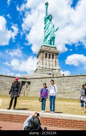 New York,New York City,NYC,Upper Bay Water,Statua Crociere,Statua della libertà Monumento Nazionale,Liberty Island,libertà,simbolo,Bartholdi,scultore,torcia,t Foto Stock