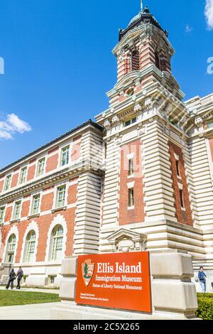 New York City, NYC NY Statua della libertà Monumento Nazionale, Ellis Island Immigration Museum, edificio storico, esterno, fronte, ingresso, ingresso, a. Foto Stock