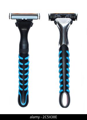 Due lati del rasoio da barba monouso isolati su sfondo bianco. Vista dall'alto, lame multiple Foto Stock