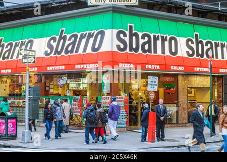 New York City, NYC NY Manhattan, Midtown, Times Square, Street corner, Sbarro, pizzeria, ristorante ristoranti, ristoranti, ristoranti, caffè, insegne, segnaletica, NY110405073 Foto Stock