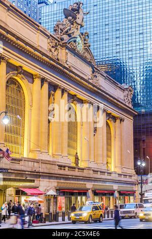 New York City,NYC NY Manhattan,Midtown,42nd Street,Grand Central Station,terminal,ferrovia,treno,esterno,fronte,ingresso,facciata,arco Beaux Arts Foto Stock