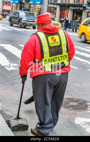 New York City,NYC NY Manhattan,Midtown,Times Square,Grand Central Partnership,Improvement District,BID,Black man uomini maschio adulti,igiene,lavoro Foto Stock