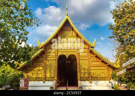 Wat Saen Fang - tempio buddista a Chiang mai, Thailandia in una giornata estiva Foto Stock