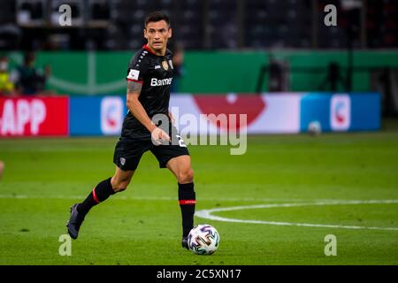 Berlino, Germania, 4 luglio 2020, Charles ARANGUIZ, Lev 20 al Pokal FFS finale del FC BAYERN MUENCHEN - BAYER 04 LEVERKUSEN 4-2 nella stagione 2019/2020 , FCB Foto: © Peter Schatz / Alamy Live News / Kevin Voigt/Jan Huebner/Pool - LE NORMATIVE DFB VIETANO L'USO DI FOTOGRAFIE come SEQUENZE DI IMMAGINI e/o QUASI-VIDEO - News-Agenzie nazionali e internazionali FUORI uso editoriale Foto Stock