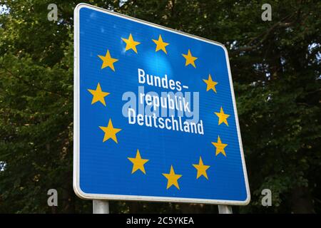 Zollschild an der Außengrenze der Bundesrepublik Deutschland Foto Stock