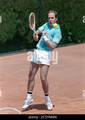 ARCHIVIO: MONACO: GIUGNO 1988: HSH Principe Alberto di Monaco al torneo di tennis celebrità a Monaco. Foto del file © Paul Smith/Caratteristiche Foto Stock