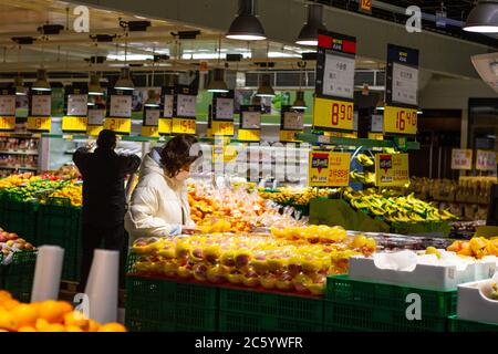 All'interno di un supermercato a Shanghai, Cina. Foto Stock