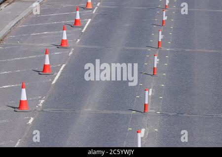 La segregazione di corsia sulla A64M Leeds Inner Ring Road, mentre si effettuano i passaggi a Regent Street Flyover. Foto Stock