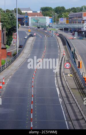 La segregazione di corsia sulla A64M Leeds Inner Ring Road, mentre si effettuano i passaggi a Regent Street Flyover. Foto Stock