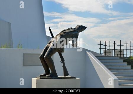 Grecia - 27 settembre 2016: Memoriale di guerra nella Grecia centrale in memoria dei soldati greci difensori che sono stati uccisi dal nemico durante il secondo mondo. Guerra Foto Stock