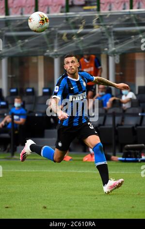 Cristiano Biraghi (Inter) durante la partita italiana 'sarie A' tra Inter 1-2 Bologna allo Stadio Giuseppe Meazza il 05 luglio 2020 a Milano. Credit: Maurizio Borsari/AFLO/Alamy Live News Foto Stock