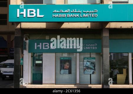 DUBAI, Emirati Arabi Uniti - 9 dicembre 2017: Habib Bank Limited filiale a Dubai, EAU. HBL è la più grande banca pakistano da attivi. Foto Stock