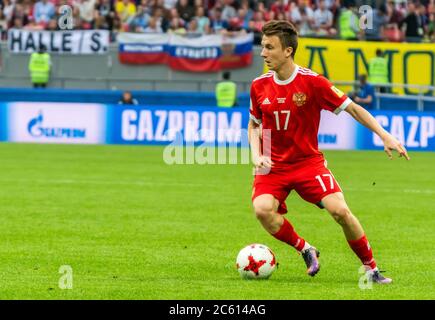 Kazan, Russia – 24 giugno 2017. Russia centrocampista della nazionale calcistica Aleksandr Golovin durante la partita della Coppa delle confederazioni FIFA Messico vs Russia. Foto Stock