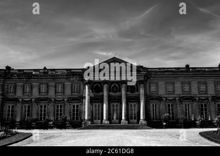 COMPIEGNE, FRANCIA, 13 AGOSTO 2016 : esterni del castello di Compiegne, 13 agosto 2016 a Compiegne, Oise, Francia Foto Stock