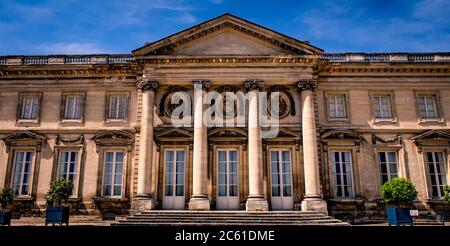 COMPIEGNE, FRANCIA, 13 AGOSTO 2016 : esterni del castello di Compiegne, 13 agosto 2016 a Compiegne, Oise, Francia Foto Stock