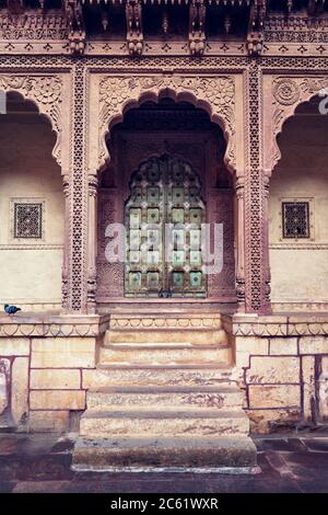 Porta ad arco nel forte Mehrangarh. Jodhpur, Rajasthan, India Foto Stock