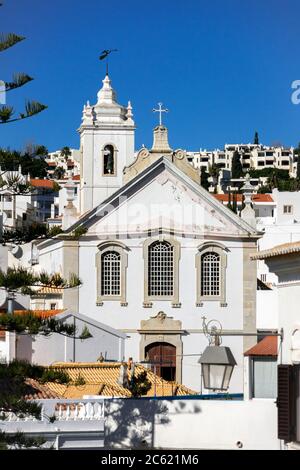 Chiesa Madre di Alvor Igreja Matriz de Alvor Chiesa storica nella città vecchia di Albufeira l'Algarve Portogallo Foto Stock