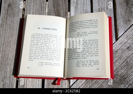 Il piccolo libro rosso del presidente Mao - le citazioni del presidente Mao Testung hanno pubblicato 1964 - 1976 Foto Stock