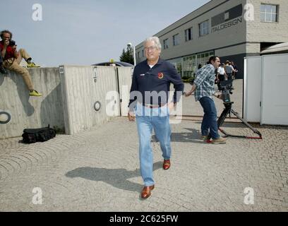 Giorgetto Giugiaro in occasione del 35° anniversario ItalDesign, si viaggia verso Villa D' Este Lago di Como 2003 Foto Stock