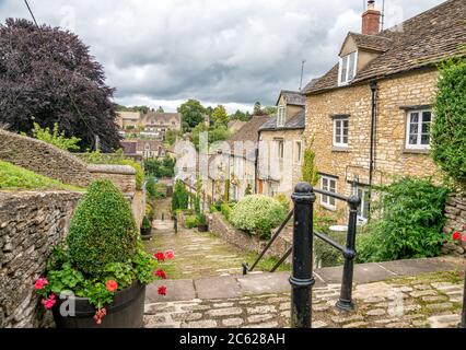 I gradini di Chipping nella città di Cotswold di Tetbury, Gloucestershire, Inghilterra, Regno Unito Foto Stock