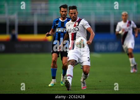 Milano, Italia. 05 luglio 2020. Calcio italiano Serie A. Mitchell Dijks del Bologna FC durante la Serie A partita tra Internazionale FC e Bologna FC. Foto Stock