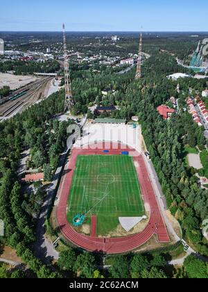 Lahti, Finlandia - 6 agosto 2019: Veduta aerea dello stadio di Lahti, Finlandia. Campo da calcio all'aperto. Foto Stock