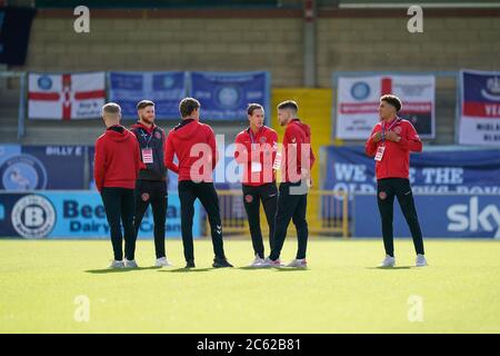 High Wycombe, Regno Unito. 06 luglio 2020. I giocatori di Fleetwood Town arrivano per la partita semifinale di 2° tappa della Sky Bet League 1 tra Wycombe Wanderers (4) e Fleetwood Town (1) a porte chiuse a causa delle linee guida di chiusura di Covid-19 sullo sport ad Adams Park, High Wycombe, Inghilterra, il 6 luglio 2020. Foto di David Horn. Credit: Prime Media Images/Alamy Live News Foto Stock