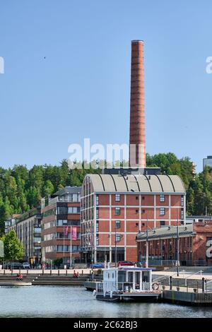 Lahti, Finlandia - 6 agosto 2019: La vecchia fabbrica fu ricostruita in case e spazi pubblici a Lahti, Finlandia. Foto Stock