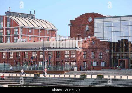 Lahti, Finlandia - 6 agosto 2019: La vecchia fabbrica fu ricostruita in case e spazi pubblici a Lahti, Finlandia. Foto Stock