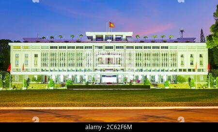 Indipendenza Palace o Palazzo della Riunificazione è un pubblico principale punto di riferimento nella città di Ho Chi Minh in Vietnam Foto Stock