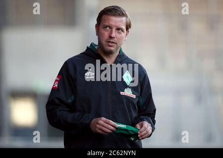 Heidenheim, Germania. 06 luglio 2020. Calcio: Bundesliga, retrocessione, partita di ritorno, 1 ° FC Heidenheim - Werder Bremen nella Voith-Arena. Brema allenatore Florian Kohfeldt prima del gioco. NOTA IMPORTANTE: In conformità alle normative del DFL Deutsche Fußball Liga o del DFB Deutscher Fußball-Bund, è vietato utilizzare o utilizzare nello stadio e/o scattare fotografie della partita sotto forma di sequenze di immagini e/o serie di foto video. Credit: Tom Weller/dpa/Alamy Live News Foto Stock