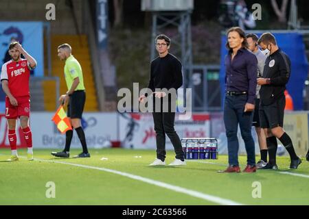 High Wycombe, Regno Unito. 06 luglio 2020. Joey Barton (Manager) di Fleetwood Town durante la partita semifinale di 2° tappa della Sky Bet League 1 tra Wycombe Wanderers (4) e Fleetwood Town (1) a porte chiuse a causa delle attuali linee guida di chiusura di Covid-19 sullo sport ad Adams Park, High Wycombe, Inghilterra, il 6 luglio 2020. Foto di David Horn. Credit: Prime Media Images/Alamy Live News Foto Stock