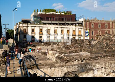 Le rovine del Templo Mayor, il più grande tempio azteco, la loro capitale di Tenochtitlan, nell'odierna Città del Messico Foto Stock