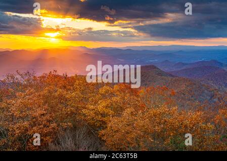 Blue Ridge Mountains al tramonto nella Georgia del Nord Foto Stock