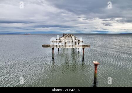 Old Wharf nel porto di Punta Arenas, Patagonia, Cile Foto Stock